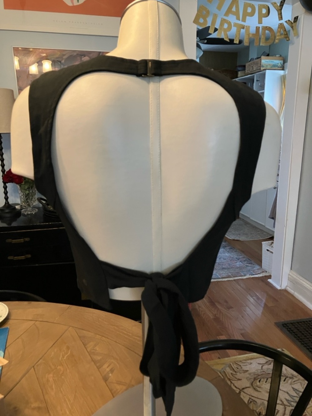 HALARA Black Open-Back Tie Tank